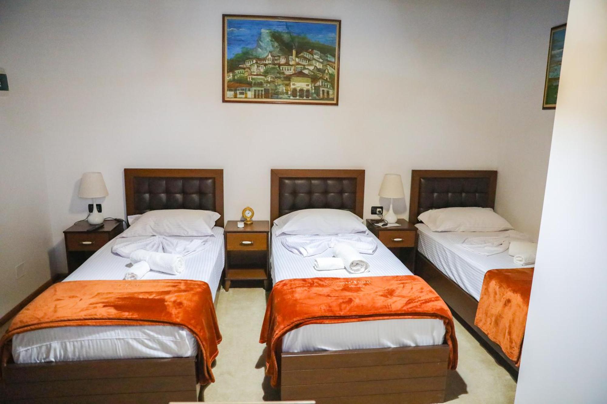Villa Palma Center Berat Bagian luar foto